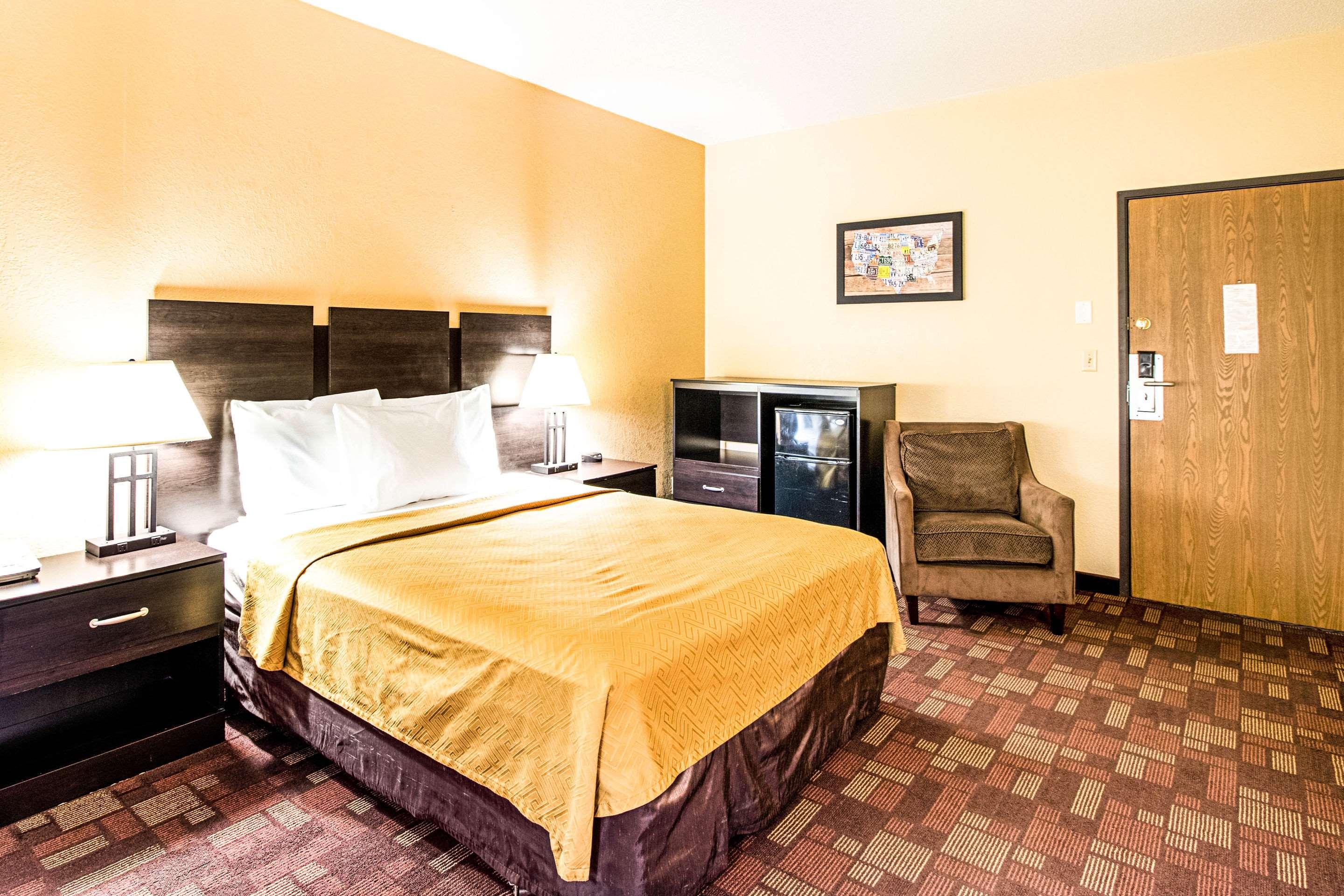 Econo Lodge Watertown Eksteriør bilde