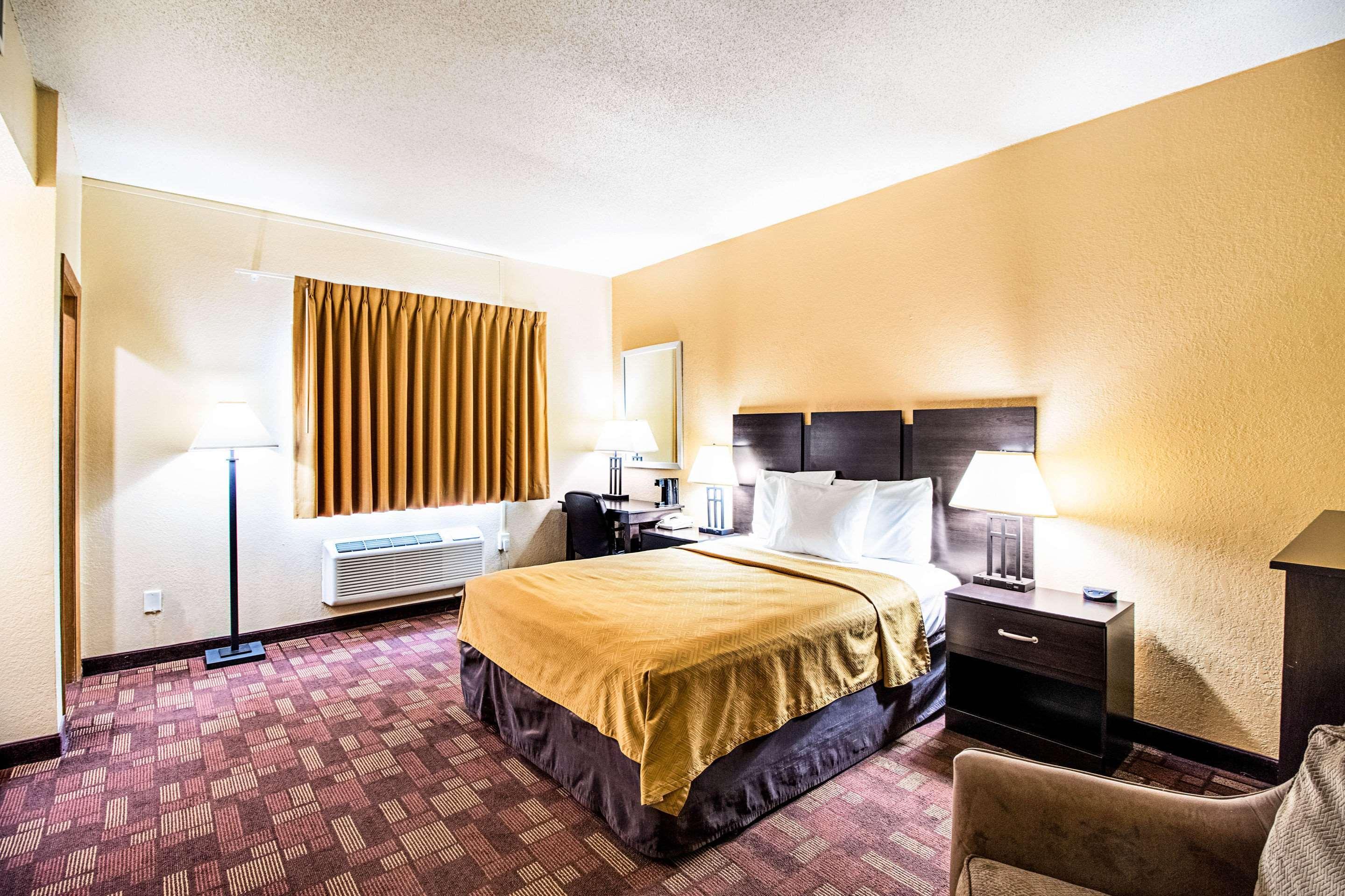 Econo Lodge Watertown Eksteriør bilde
