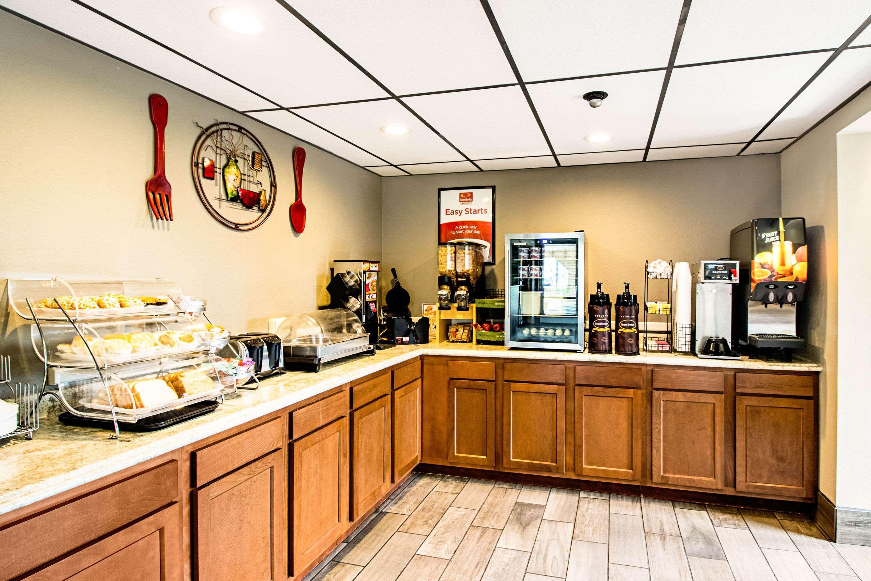 Econo Lodge Watertown Eksteriør bilde