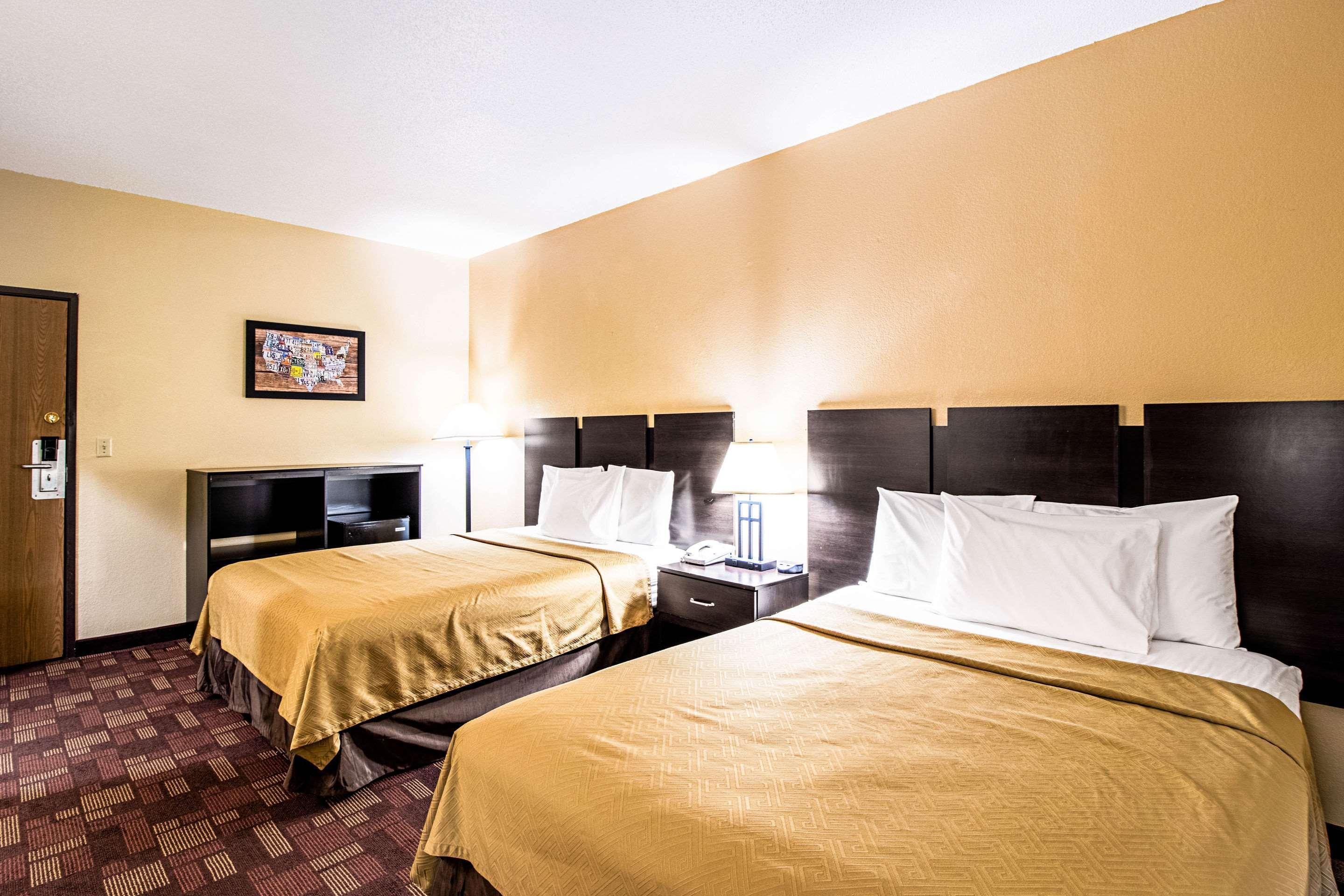 Econo Lodge Watertown Eksteriør bilde