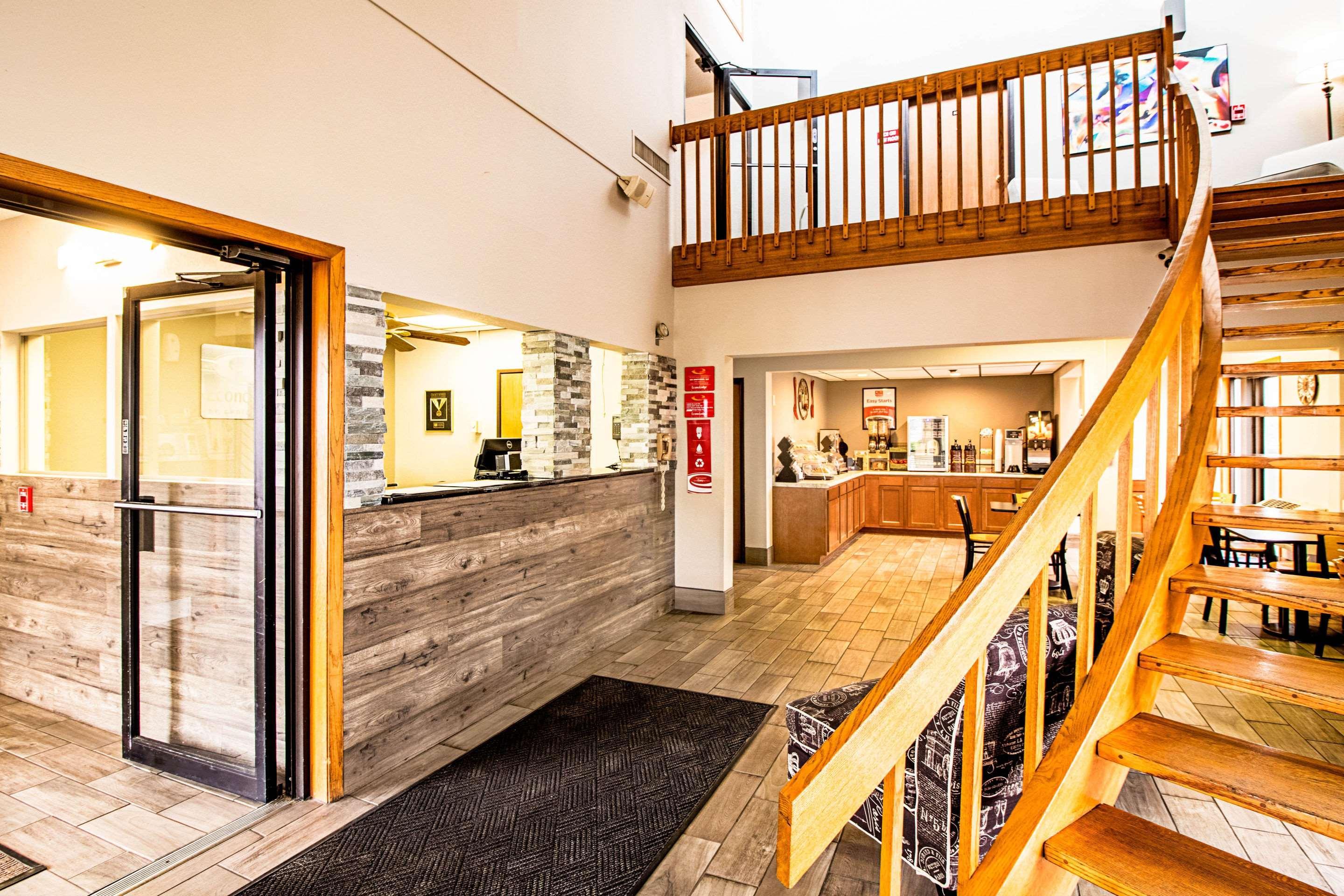 Econo Lodge Watertown Eksteriør bilde
