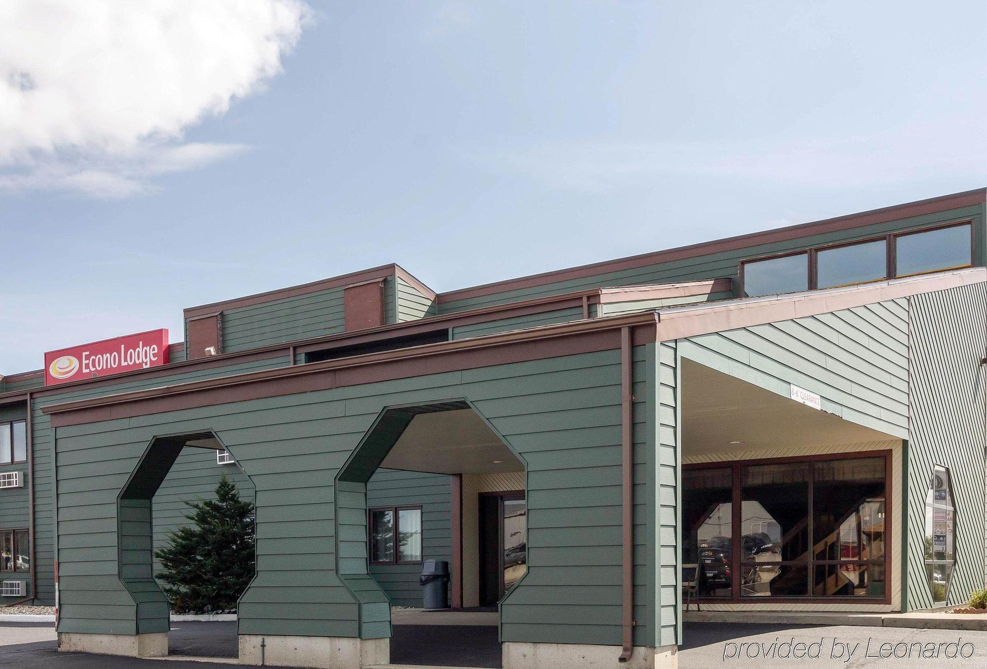 Econo Lodge Watertown Eksteriør bilde