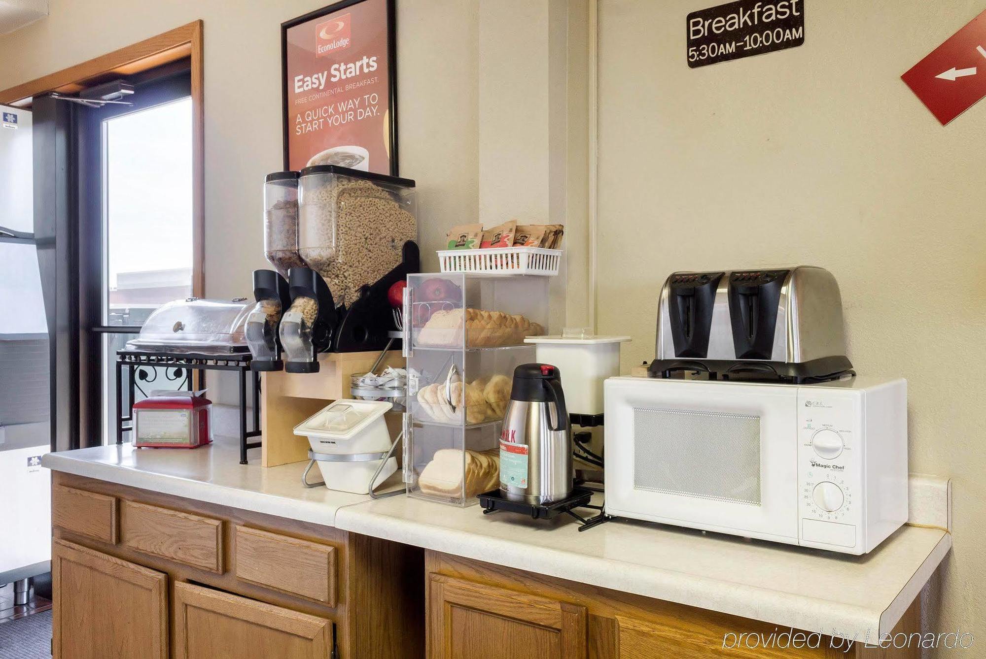Econo Lodge Watertown Eksteriør bilde