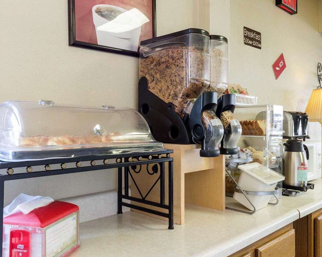 Econo Lodge Watertown Restaurant bilde