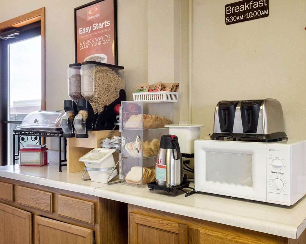 Econo Lodge Watertown Restaurant bilde