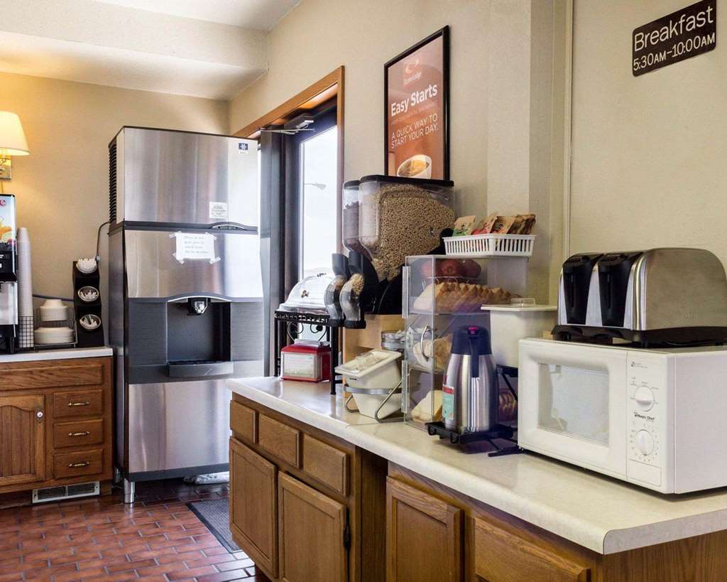 Econo Lodge Watertown Restaurant bilde