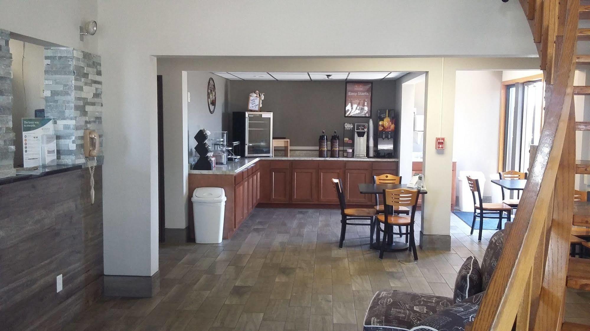 Econo Lodge Watertown Eksteriør bilde